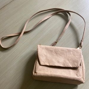 Uashama crossbody bag